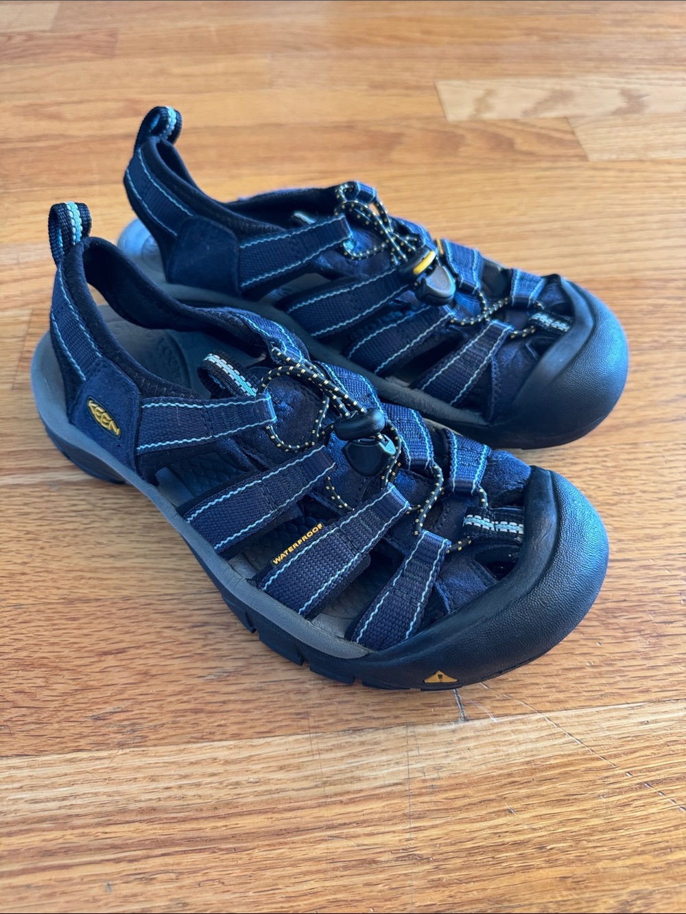 Keen Navy Closed-Toe Sport Sandals - excellent condition!